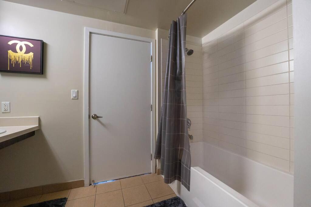 June Specials- Suite Spot Dtla- Free Parking For One Car! Los Angeles Zewnętrze zdjęcie