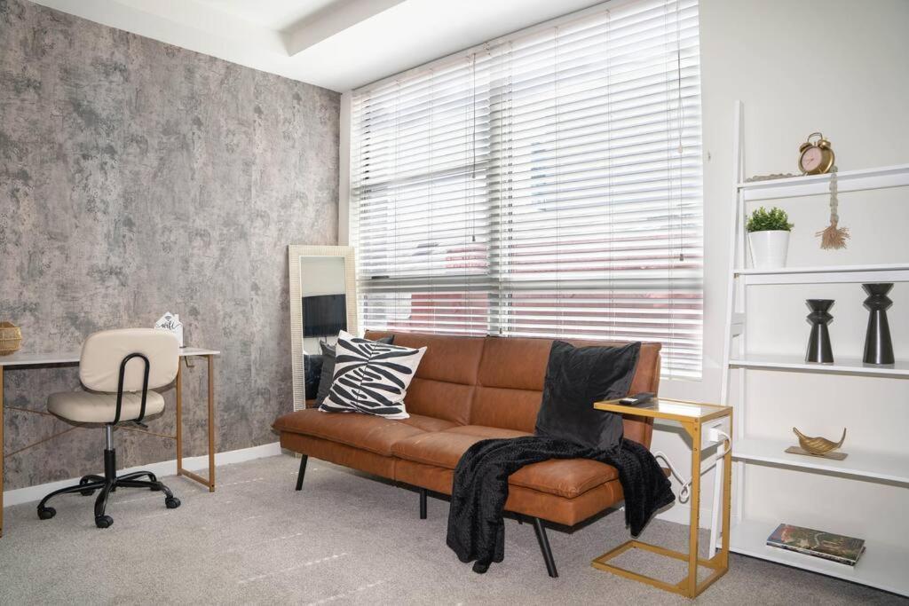 June Specials- Suite Spot Dtla- Free Parking For One Car! Los Angeles Zewnętrze zdjęcie
